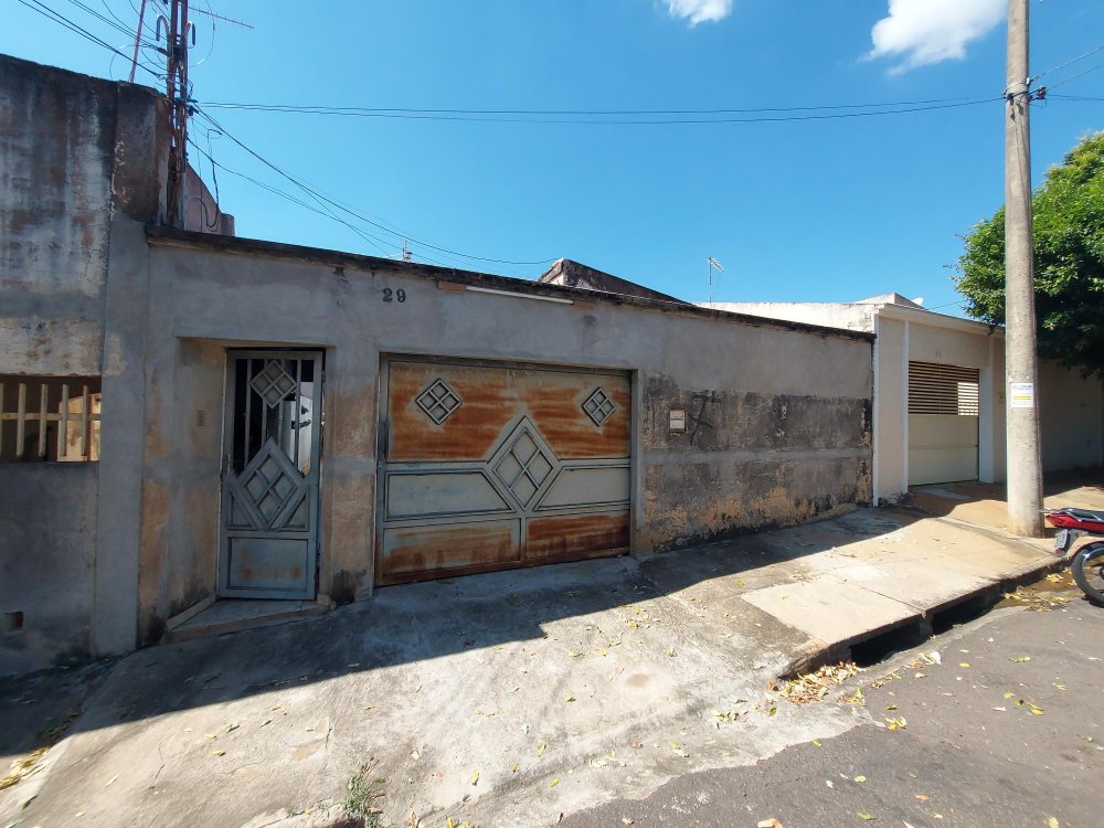 Casa - Venda - Conjunto Habitacional Clvis Valentin Picolotto - Araatuba - SP