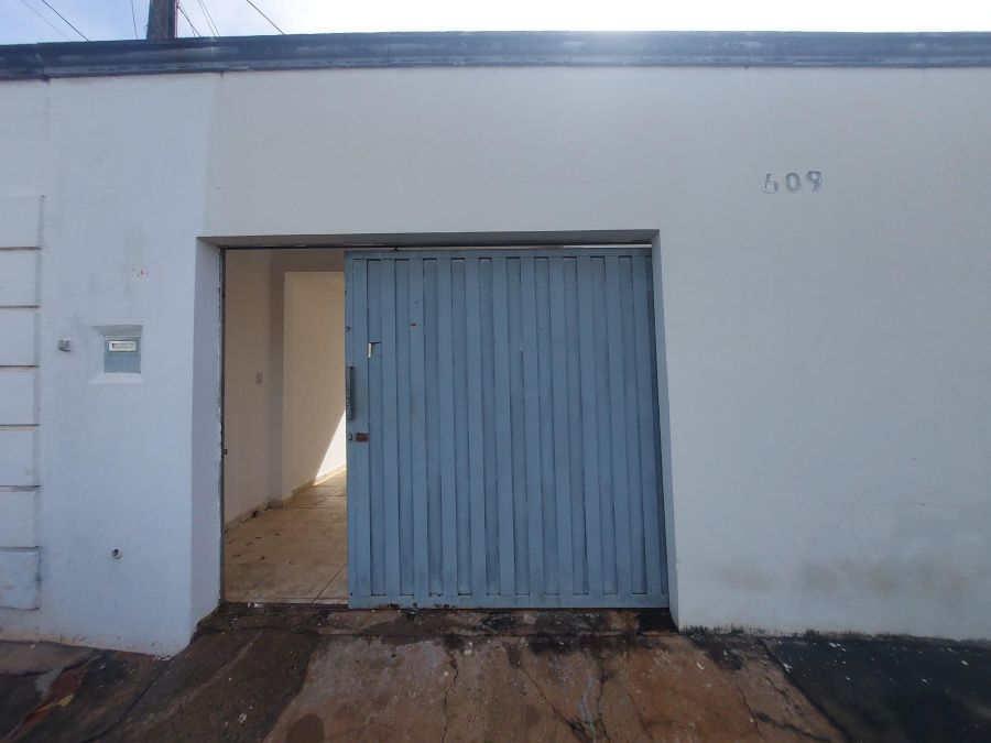 Casa - Aluguel - Conjunto Habitacional Ivo Tozzi - Araçatuba - SP